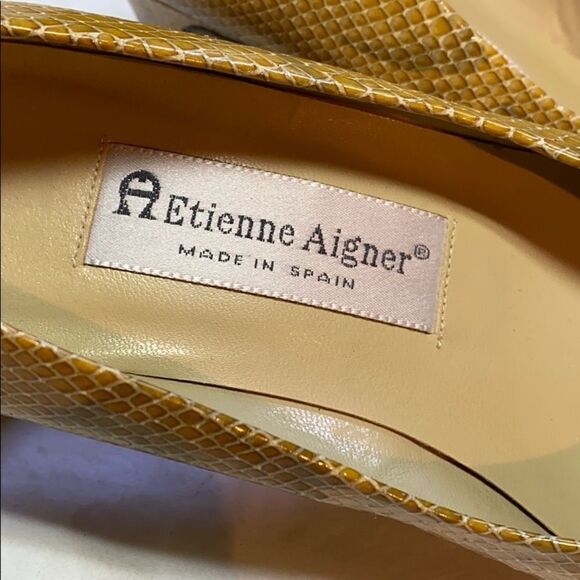 Etienne Aigner Taylor VTG Heals - Picture 2 of 6